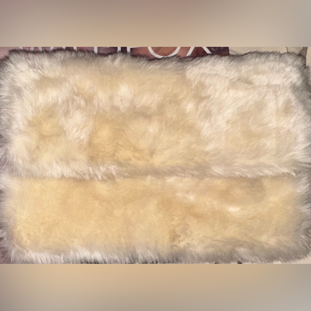 NWT Wildfox Sample Faux Fur Cream Clutch